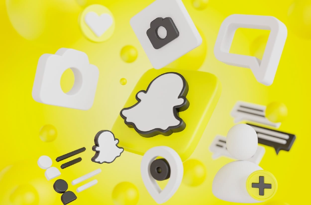 3D Snapchat icon with its features surrounding it.
