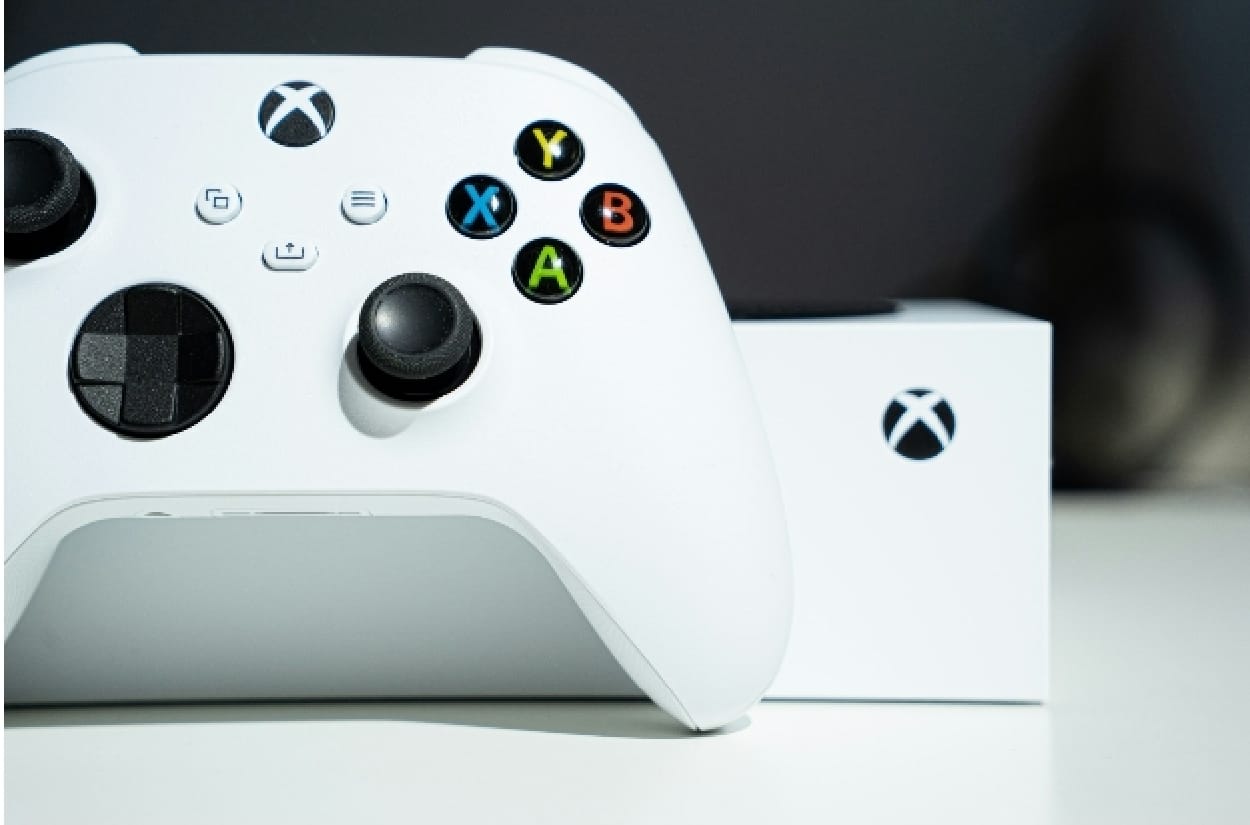White Xbox console and controller